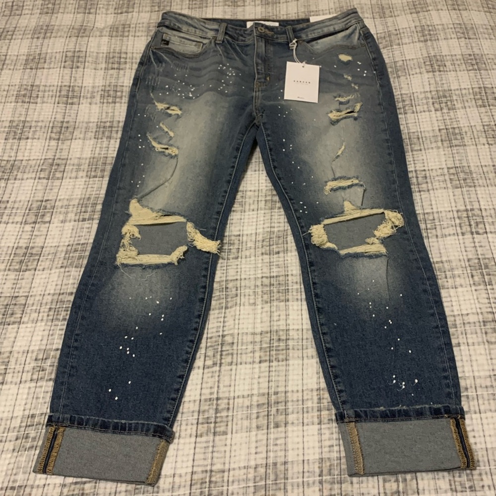 KanCan size 9/28 ultra comfortable boyfriend fit distressed blue jeans NWT